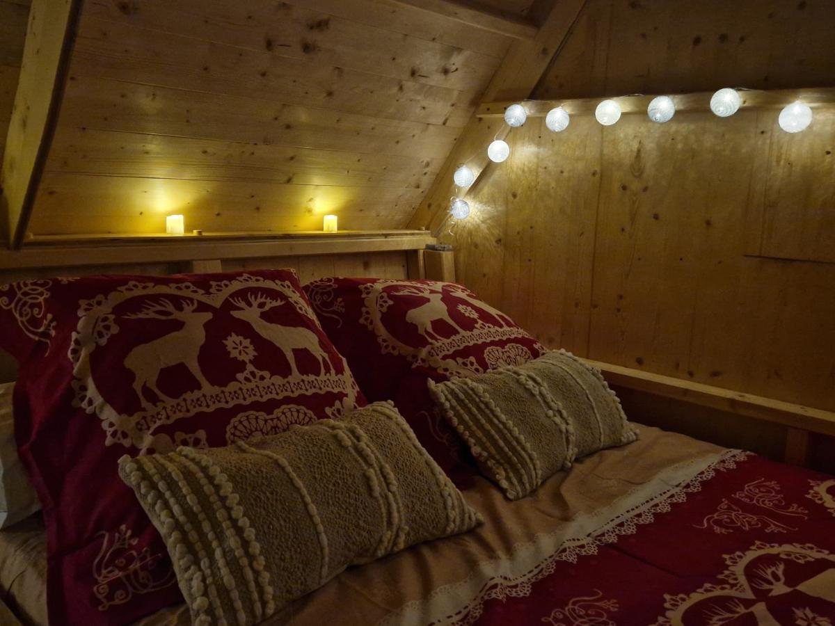 Les Cabanes Feeriques Du Cheix Saint-Diery Экстерьер фото